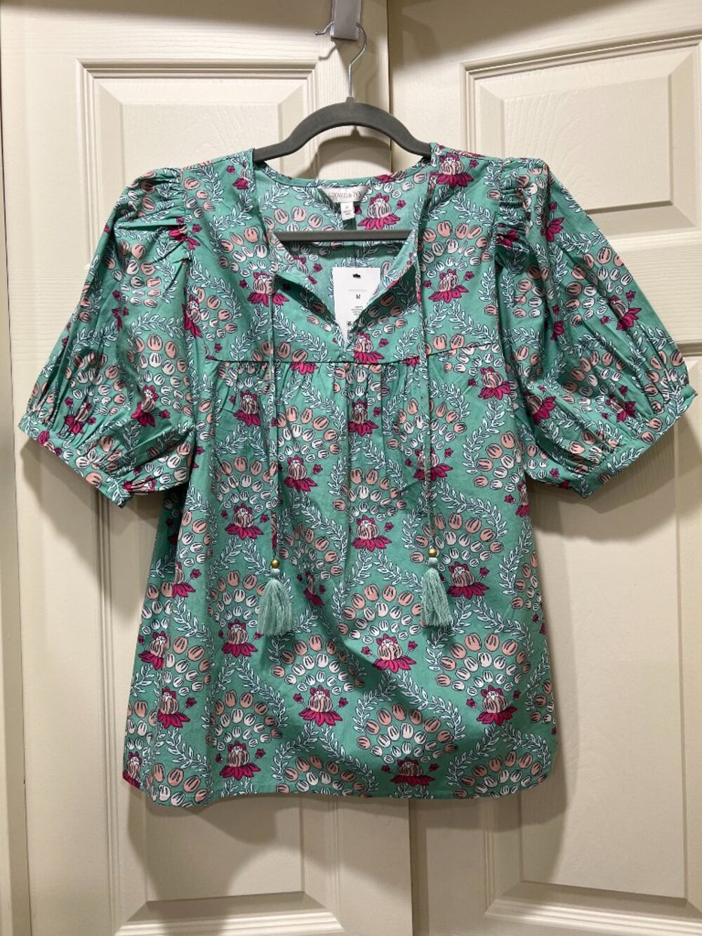 NWT Women’s Crown & Ivy Mint Green Floral Tassel Puff Sleeve Boho Blouse Medium